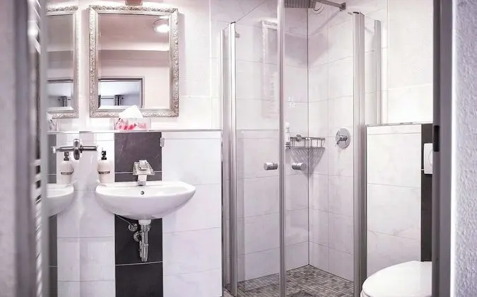 Economy Tek Büyük veya İki Ayrı Yataklı Oda, Ortak Banyo