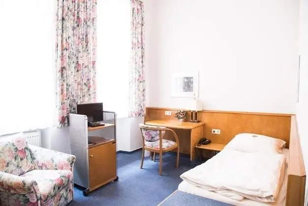 Tek Kişilik Oda, 1 Tek Kişilik Yatak