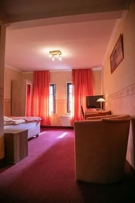 Tek Büyük Yataklı Oda, Sigara İçilmez, Şehir Manzaralı