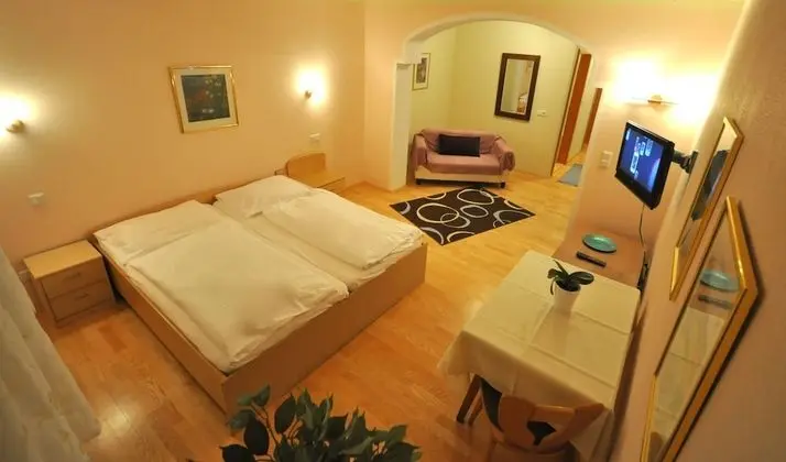 Comfort Tek Büyük Yataklı Oda