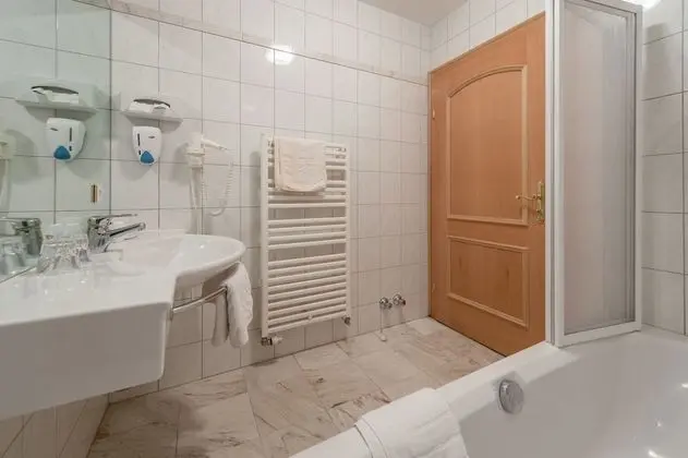Dört Kişilik Oda, Balkon, Dağ Manzaralı