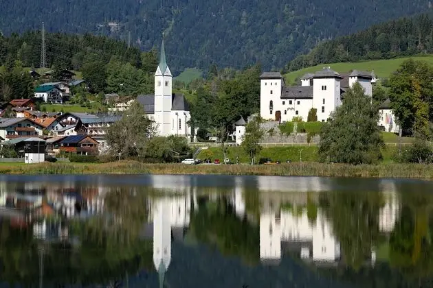 Tek Büyük Yataklı Oda, Zemin Kat