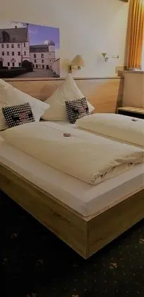 Basic Tek Büyük Yataklı Oda