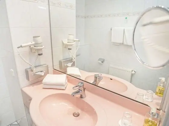 Standard Oda, 1 Büyük (Queen) Boy Yatak
