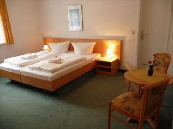 Tek Büyük Yataklı Oda