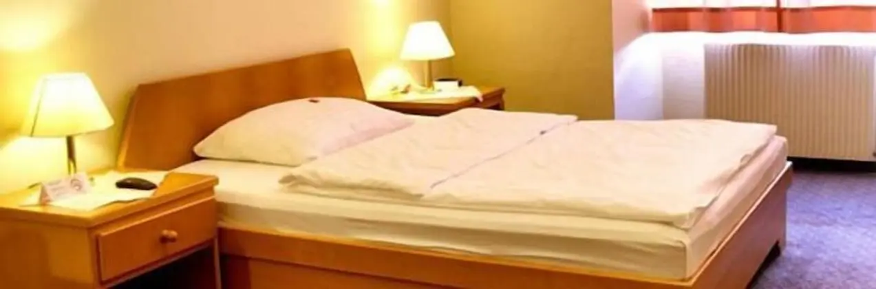 Büyük Yataklı Tek Kişilik Oda