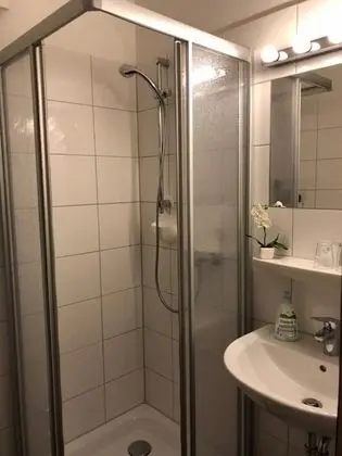 Classic Tek Büyük Yataklı Oda, 1 Büyük (Queen) Boy Yatak, Sigara İçilmez, Bahçe Manzaralı