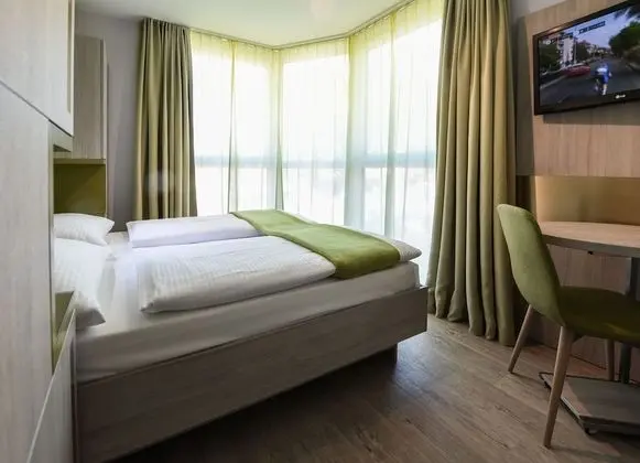 Standard Tek Büyük Yataklı Oda