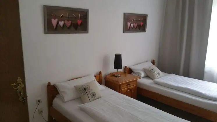 İki Ayrı Yataklı Oda, Banyolu/Duşlu
