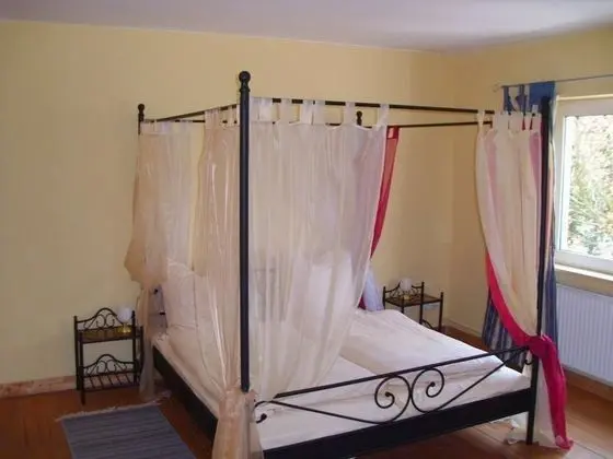 Tek Büyük Yataklı Oda, Ortak Banyo