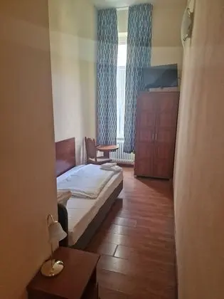 Tek Kişilik Oda, 1 Tek Kişilik Yatak