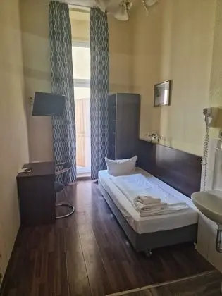 Tek Kişilik Oda, Ortak Banyo