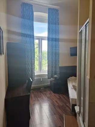 Tek Kişilik Oda, Ortak Banyo
