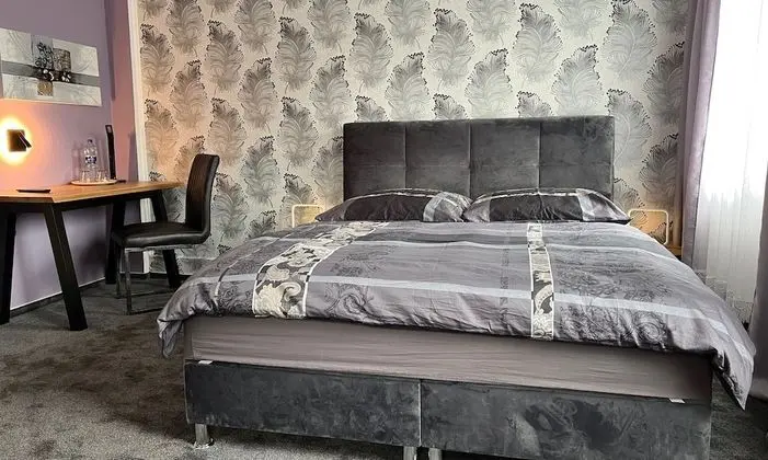 Classic Tek Büyük Yataklı Oda