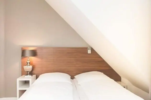 Büyük Yataklı Tek Kişilik Oda