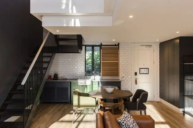 Family Çatı Katı (Loft), 1 En Büyük (King) Boy Yatak ve Çekyat (FAMILY LOFTS)