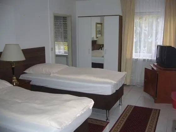 Standard Tek Büyük veya İki Ayrı Yataklı Oda