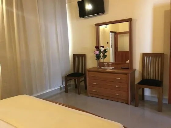 Luxury Tek Büyük Yataklı Oda, 1 En Büyük (King) Boy Yatak, Sigara İçilmez, Bahçe Manzaralı