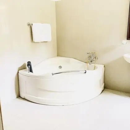 Luxury Tek Büyük Yataklı Oda, 1 En Büyük (King) Boy Yatak, Sigara İçilmez, Bahçe Manzaralı