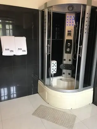 Luxury Tek Büyük Yataklı Oda, 1 En Büyük (King) Boy Yatak, Sigara İçilmez, Bahçe Manzaralı