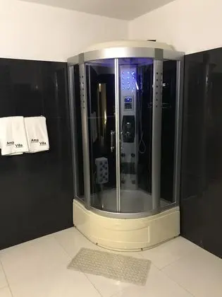 Luxury Tek Büyük Yataklı Oda, 1 En Büyük (King) Boy Yatak, Sigara İçilmez, Bahçe Manzaralı