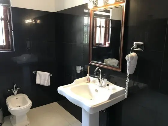 Luxury Tek Büyük Yataklı Oda, 1 En Büyük (King) Boy Yatak, Sigara İçilmez, Bahçe Manzaralı