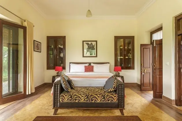 Villa (Abhay)