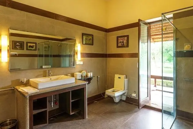 Villa (Abhay)