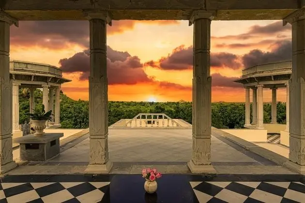 Abhay Manor