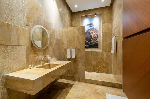 Ev, 4 Yatak Odası (Kailash House)