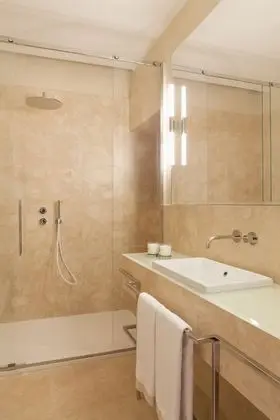 Tek Büyük Yataklı Oda, Şehir Manzaralı