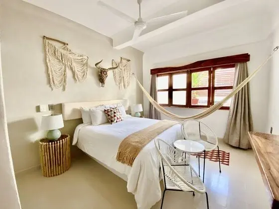 Standard Room 1 Queen Bed