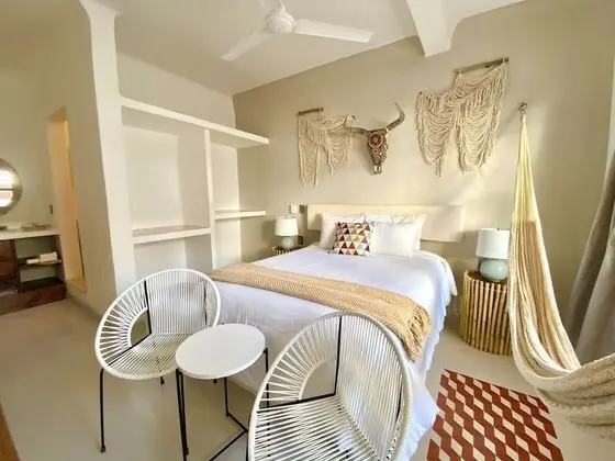 Standard Room 1 Queen Bed