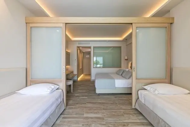 Family Oda, Deniz Manzaralı (sliding doors)