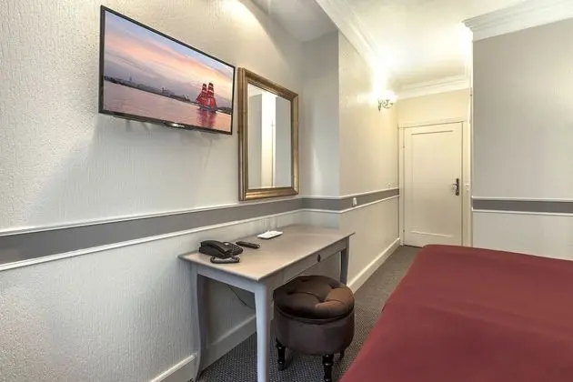 Standard Tek Büyük Yataklı Oda