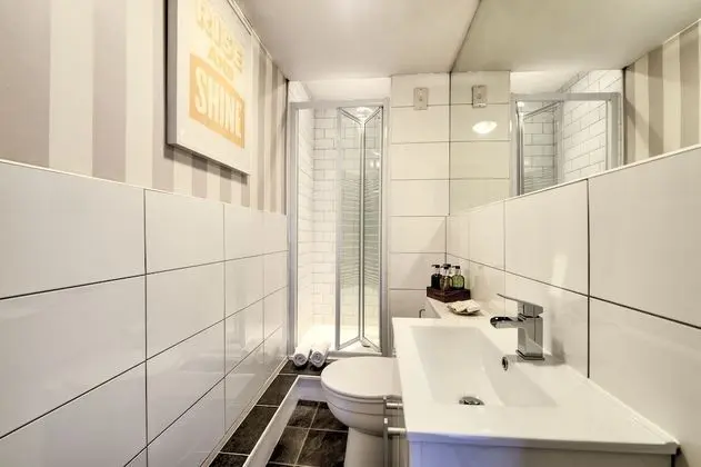 Basic Tek Kişilik Oda, Ortak Banyo