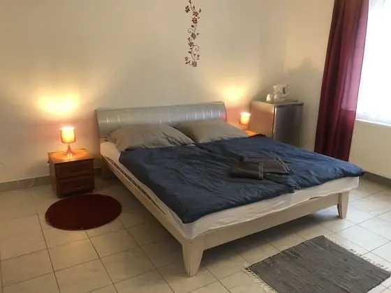 Standard Tek Büyük Yataklı Oda