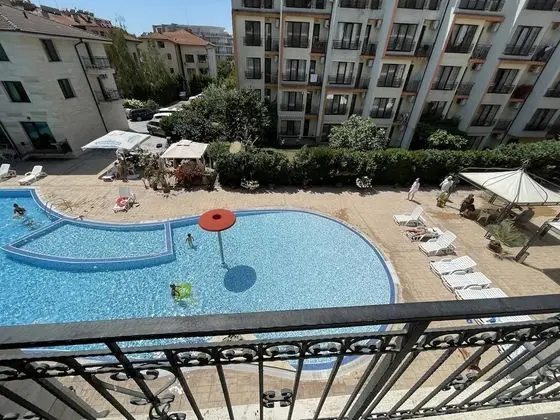 Family Stüdyo, Havuz Manzaralı