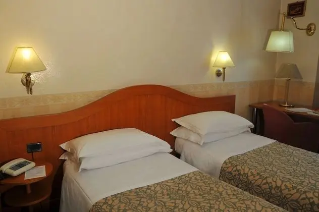 İki Ayrı Yataklı Oda, 2 Tek Kişilik Yatak