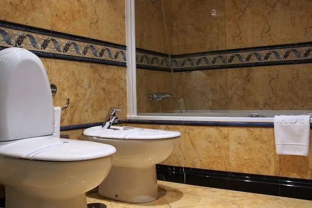 Büyük Yataklı Tek Kişilik Oda