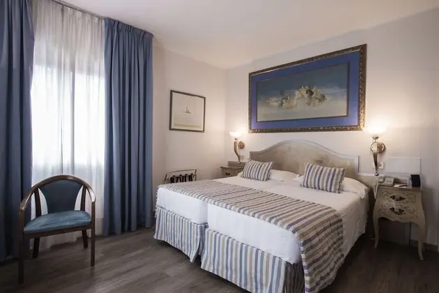 Superior Tek Büyük veya İki Ayrı Yataklı Oda