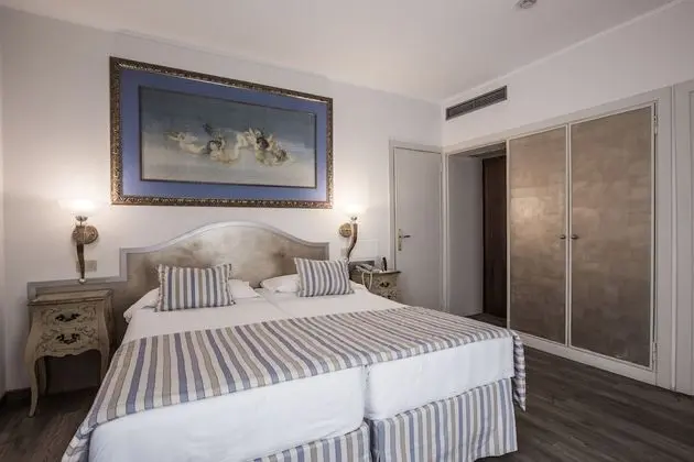 Superior Tek Büyük veya İki Ayrı Yataklı Oda