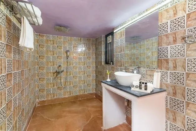 Family Oda, Bahçe Manzaralı