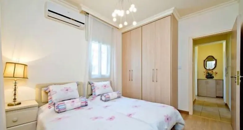 Villa, 3 Yatak Odası, Havuz Manzaralı