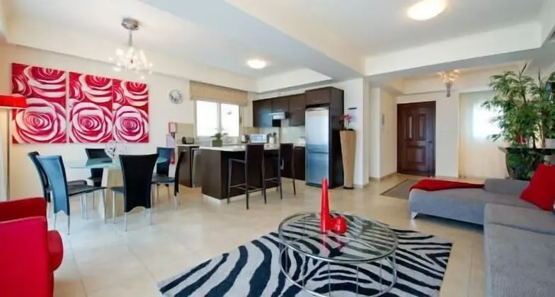 Villa, 3 Yatak Odası, Havuz Manzaralı