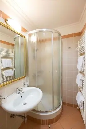 Standard Tek Büyük veya İki Ayrı Yataklı Oda, Şehir Manzaralı