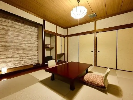 Traditional Oda, Sigara İçilmez, Nehir Manzaralı (Japanese-Style, 8 Jyou)