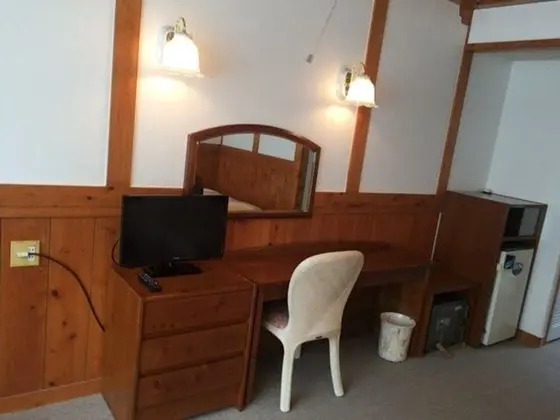 İki Ayrı Yataklı Oda, Sigara İçilebilir