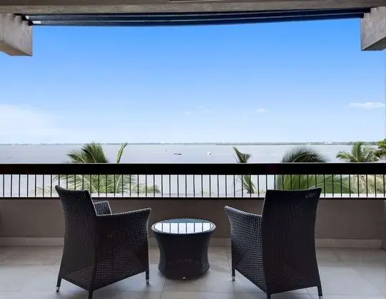Deluxe Double Room in Aria Wing - Lagoon View