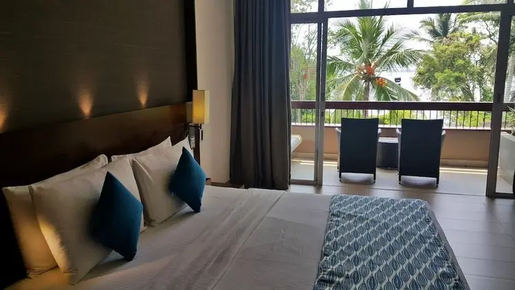 Deluxe Double Room in Aria Wing - Lagoon View
